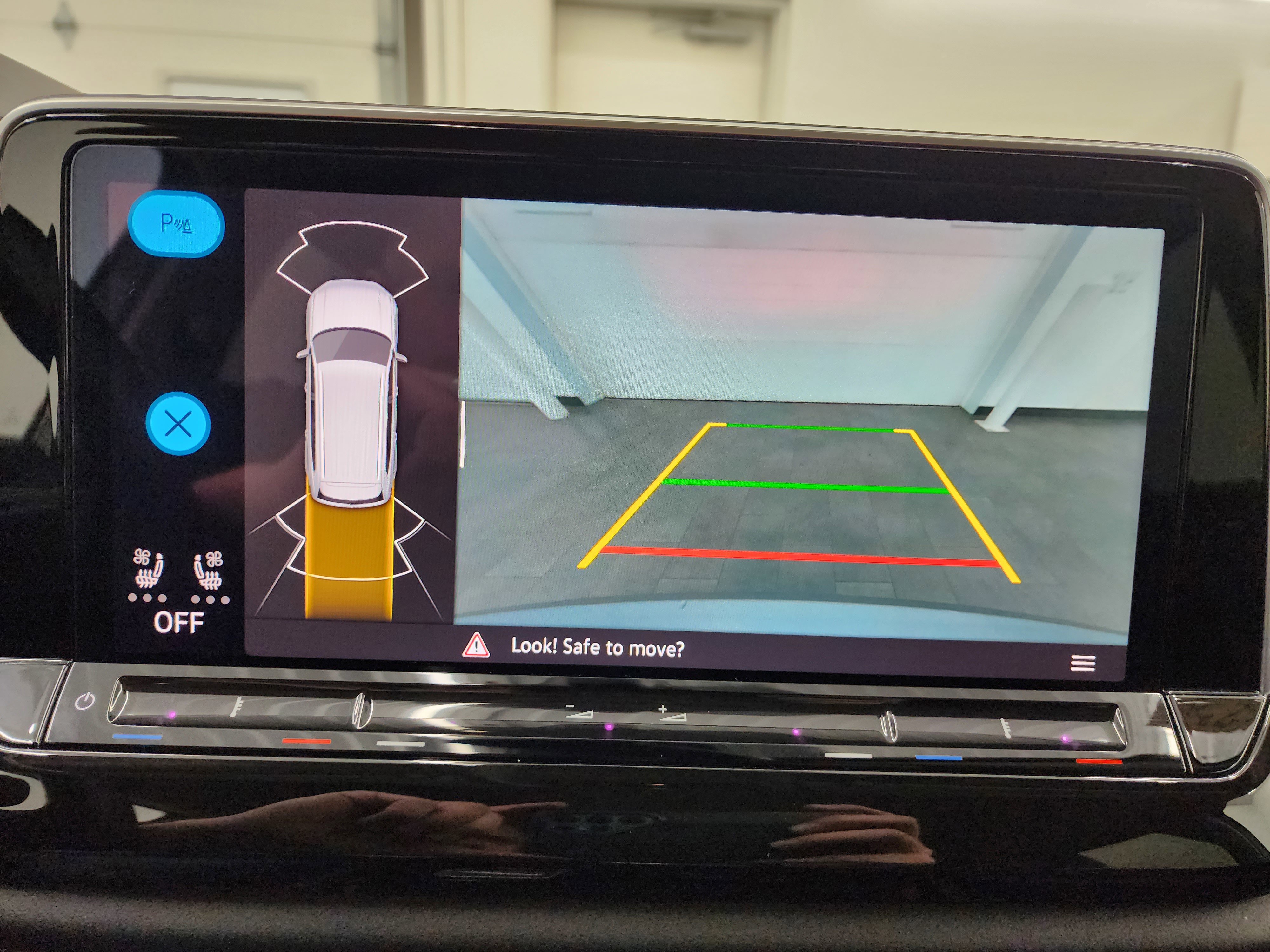 Used 2025 Volkswagen Atlas SE image 15