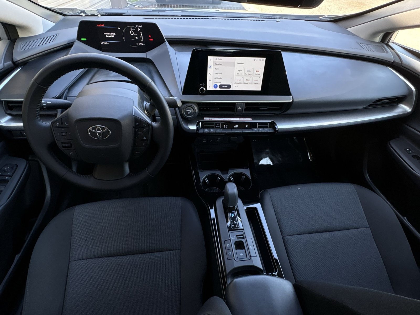 Used 2024 Toyota Prius LE AWD/4WD image 20