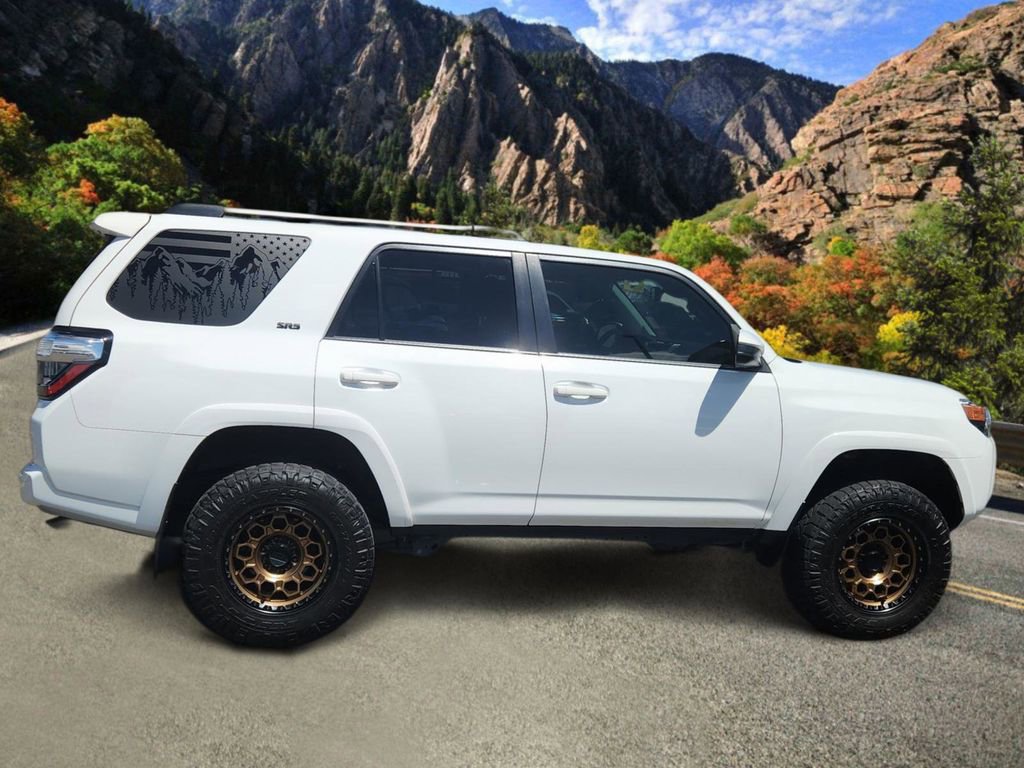 Used 2022 Toyota 4Runner SR5 AWD/4WD image 2