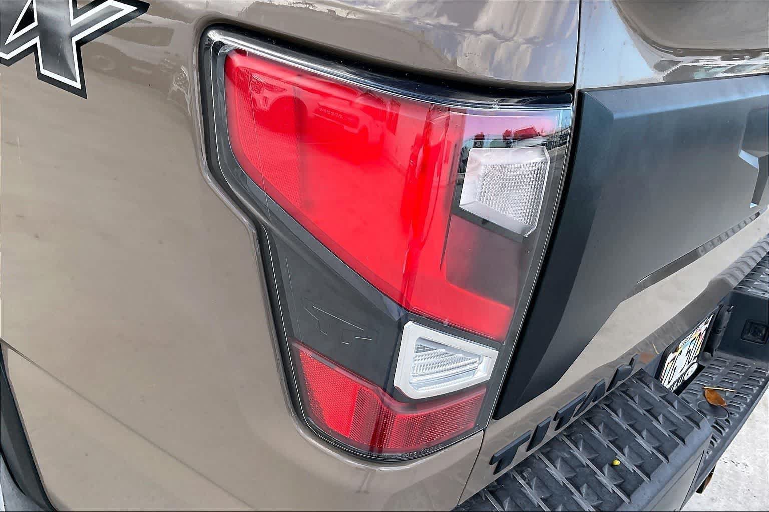 Used 2021 Nissan Titan PRO-4X w/ Pro-4x Convenience Package AWD/4WD image 32