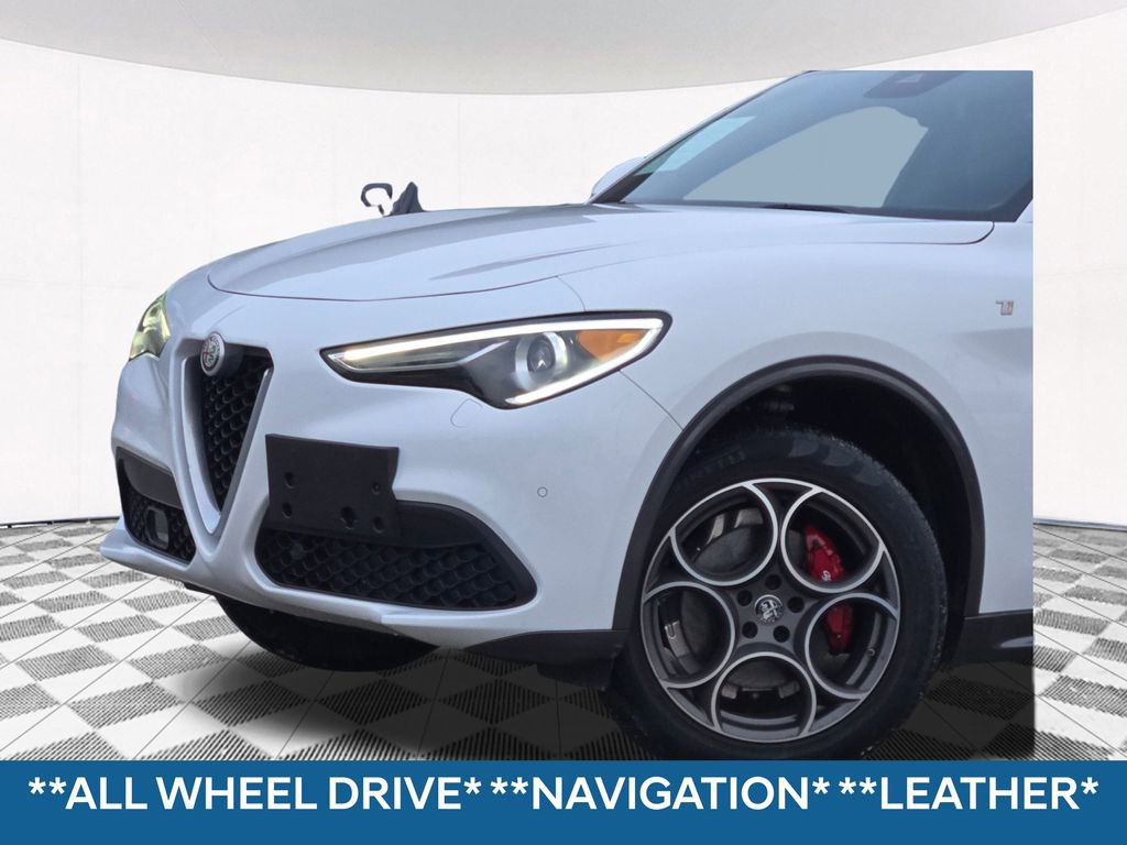 Used 2022 Alfa Romeo Stelvio Ti w/ Active Assist Plus Package image 2