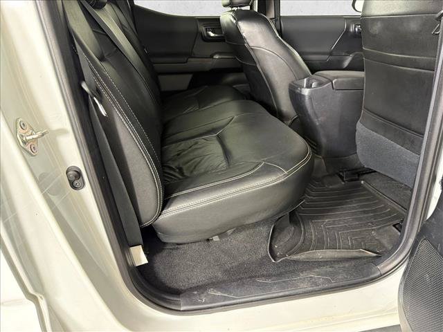 Used 2019 Toyota Tacoma TRD Off-Road AWD/4WD image 15