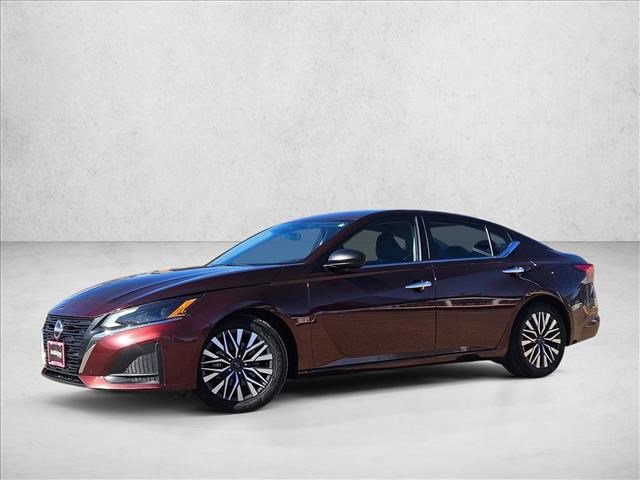Used 2024 Nissan Altima 2.5 SV