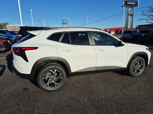 New 2026 Chevrolet Trax LT w/ Driver Confidence Package image 8