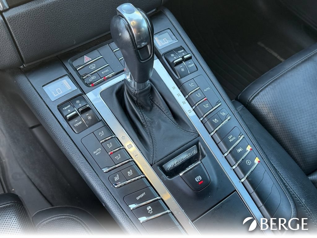 Used 2017 Porsche Macan AWD/4WD image 25