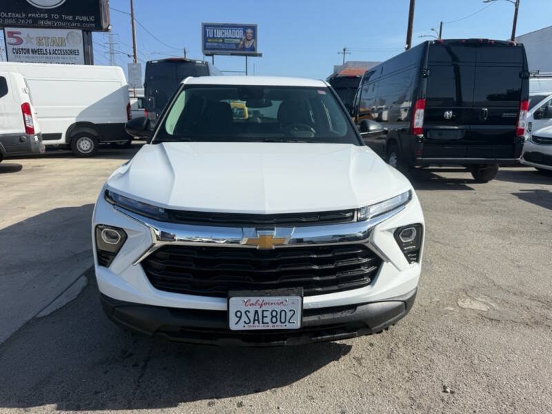 Used 2025 Chevrolet TrailBlazer LS FWD image 2