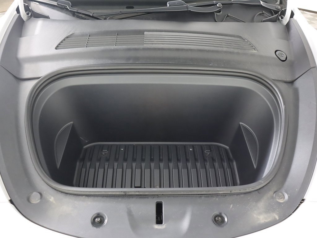 Used 2021 Tesla Model Y Long Range image 19