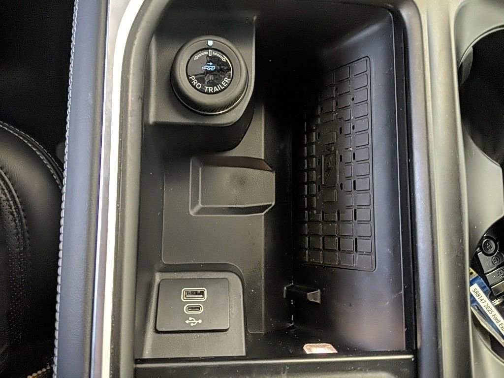 Used 2025 Ford Expedition Max Platinum image 27