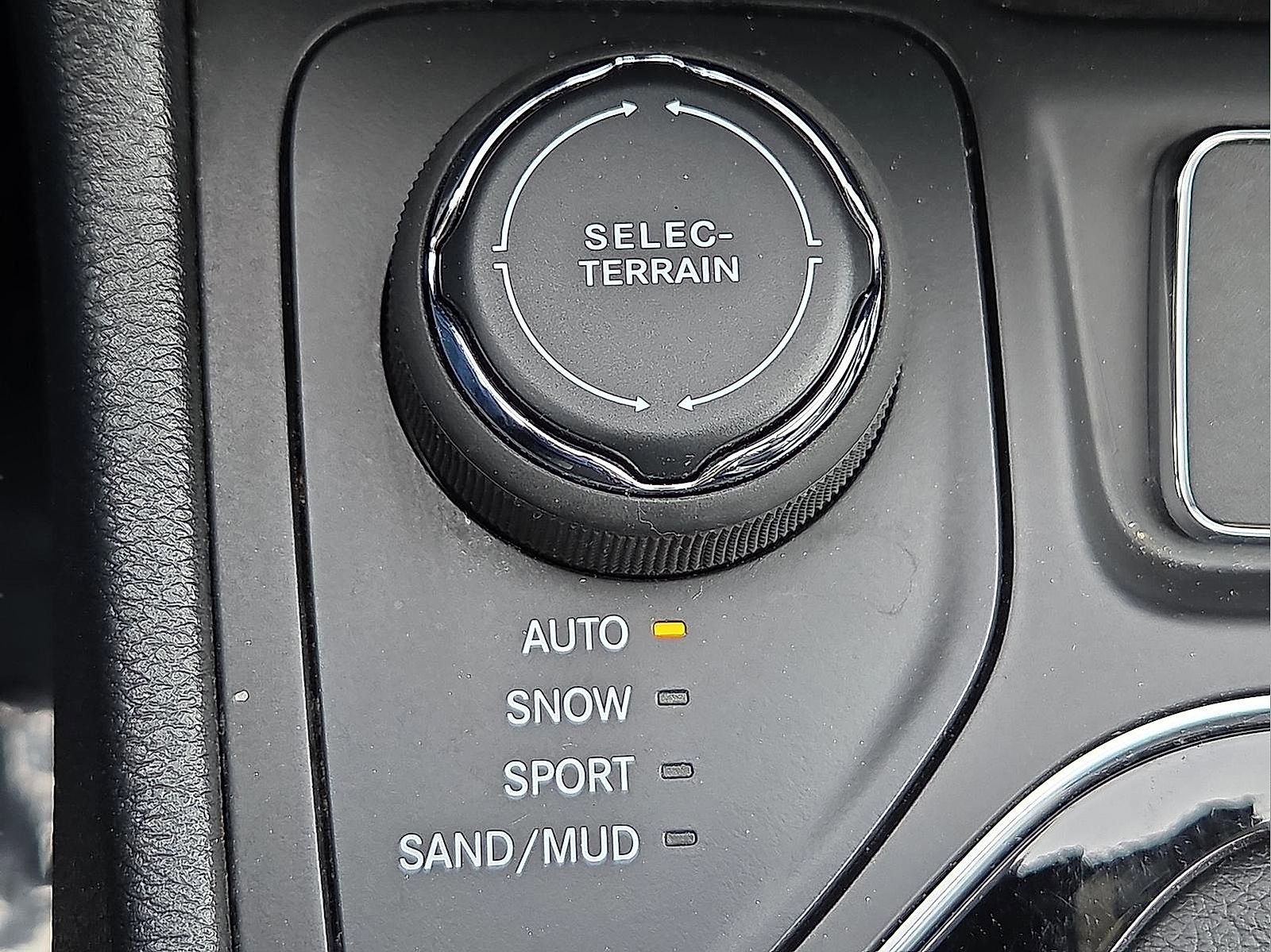 Used 2022 Jeep Cherokee Limited image 18