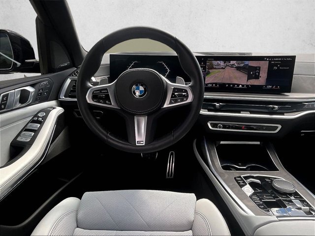 Used 2025 BMW X7 xDrive40i w/ M Sport Package AWD/4WD image 6