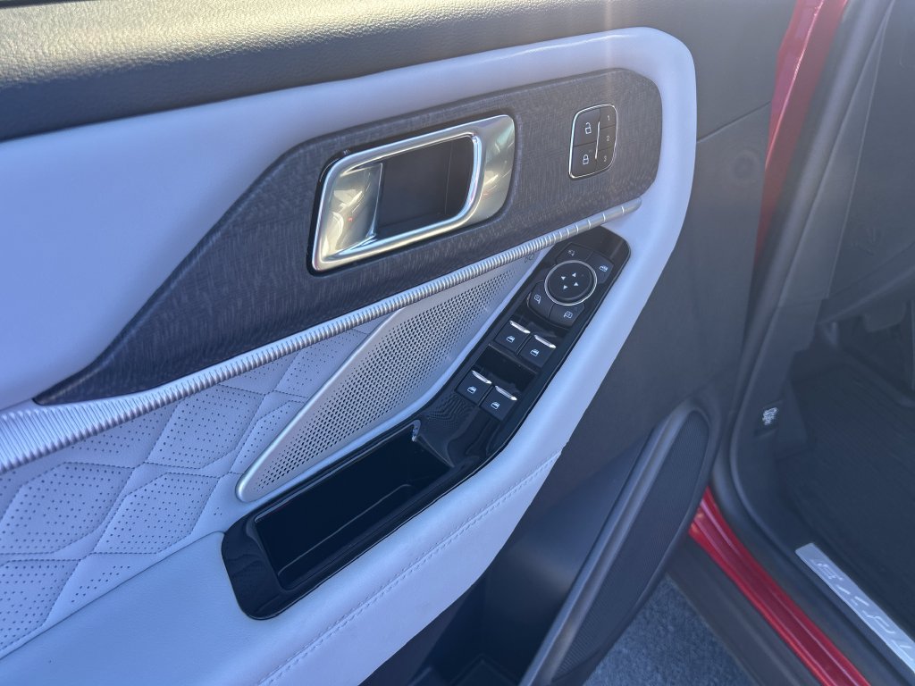 Used 2026 Ford Explorer Platinum w/ LUX Leather Package AWD/4WD image 11