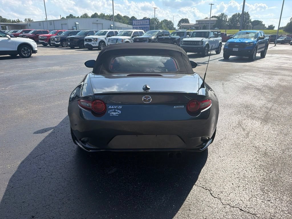 Used 2017 MAZDA MX-5 Miata Club w/ Brembo/BBS Package RWD image 4