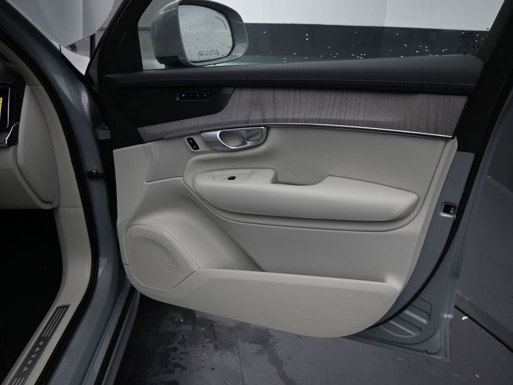 New 2026 Volvo XC90 B6 Ultra w/ Protection Package image 35