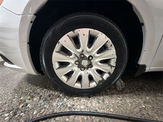 Used 2012 Chrysler 200 LX image 10