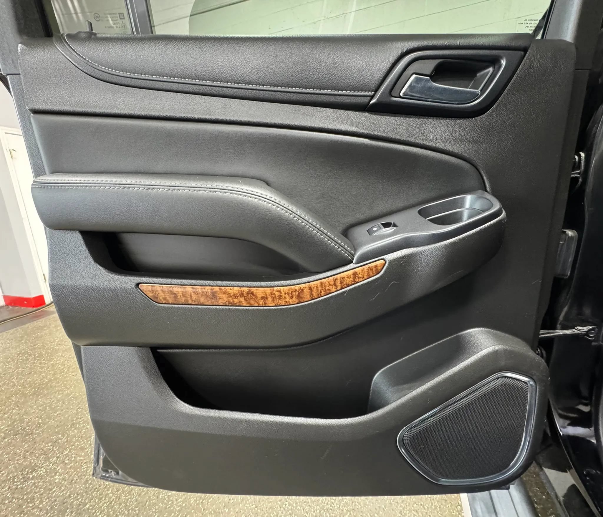 Used 2016 Chevrolet Suburban LTZ AWD/4WD image 36