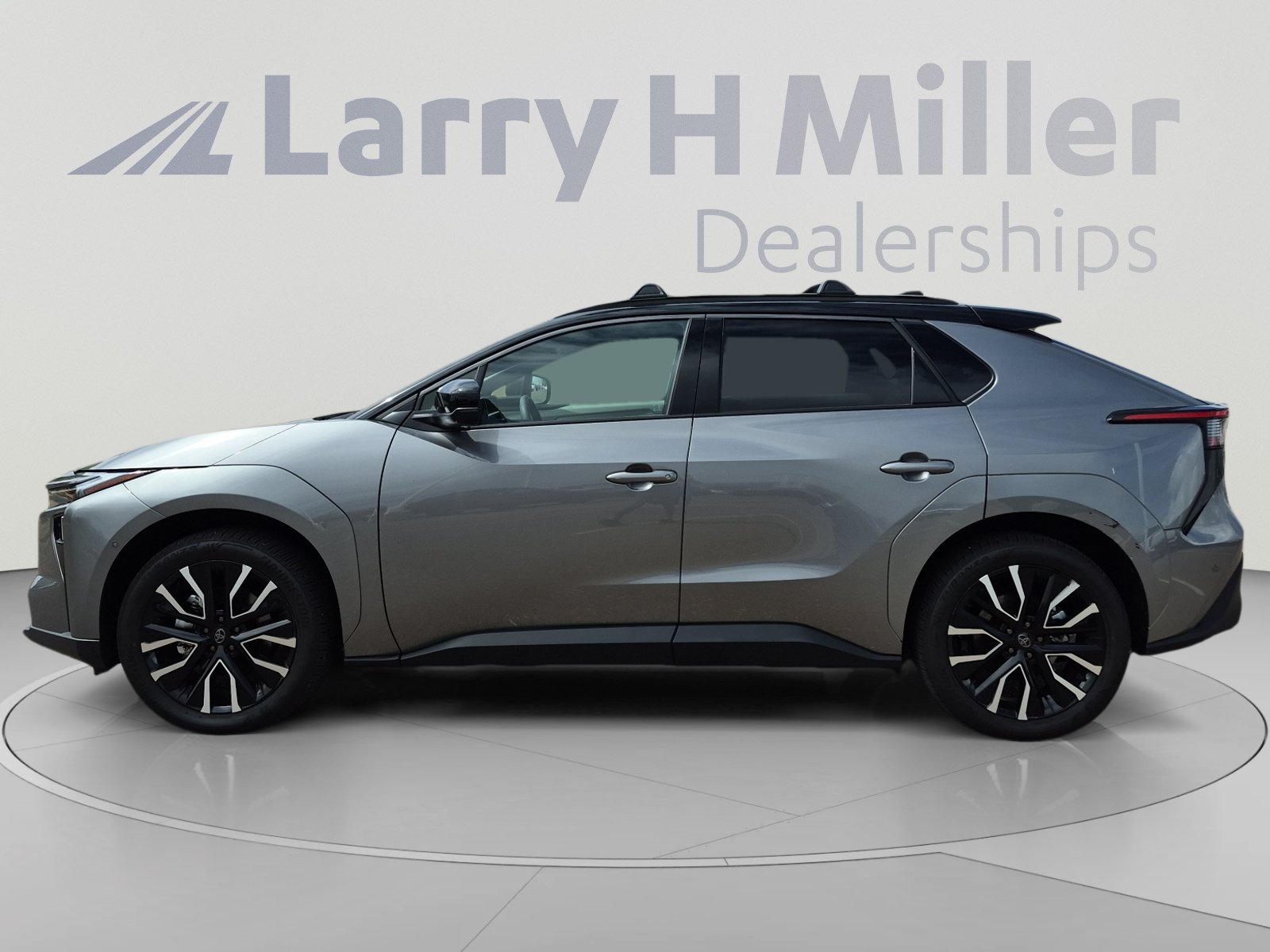 Used 2026 Toyota bZ AWD/4WD image 2