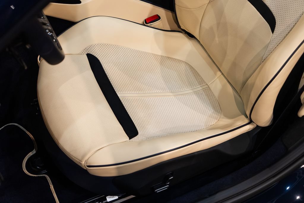 Certified 2024 Ferrari Roma Spider RWD image 22