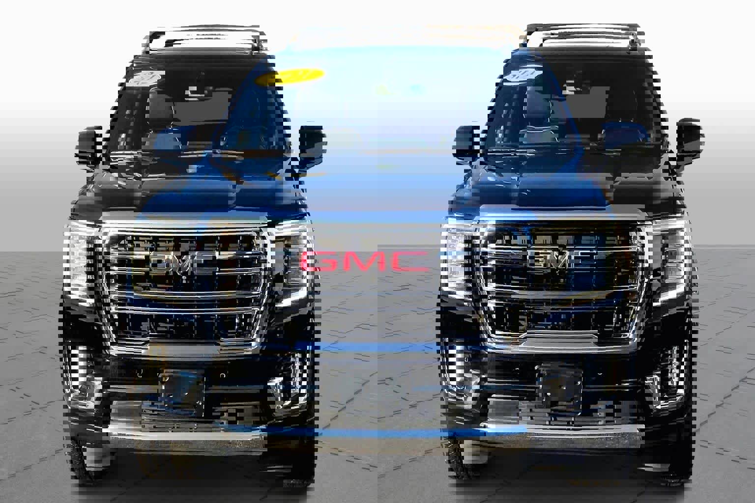 Used 2021 GMC Yukon SLT w/ SLT Luxury Plus Package image 3