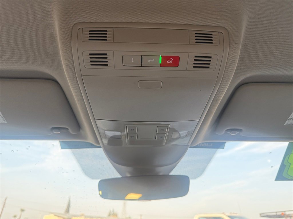 Used 2024 Volkswagen Taos SE image 24