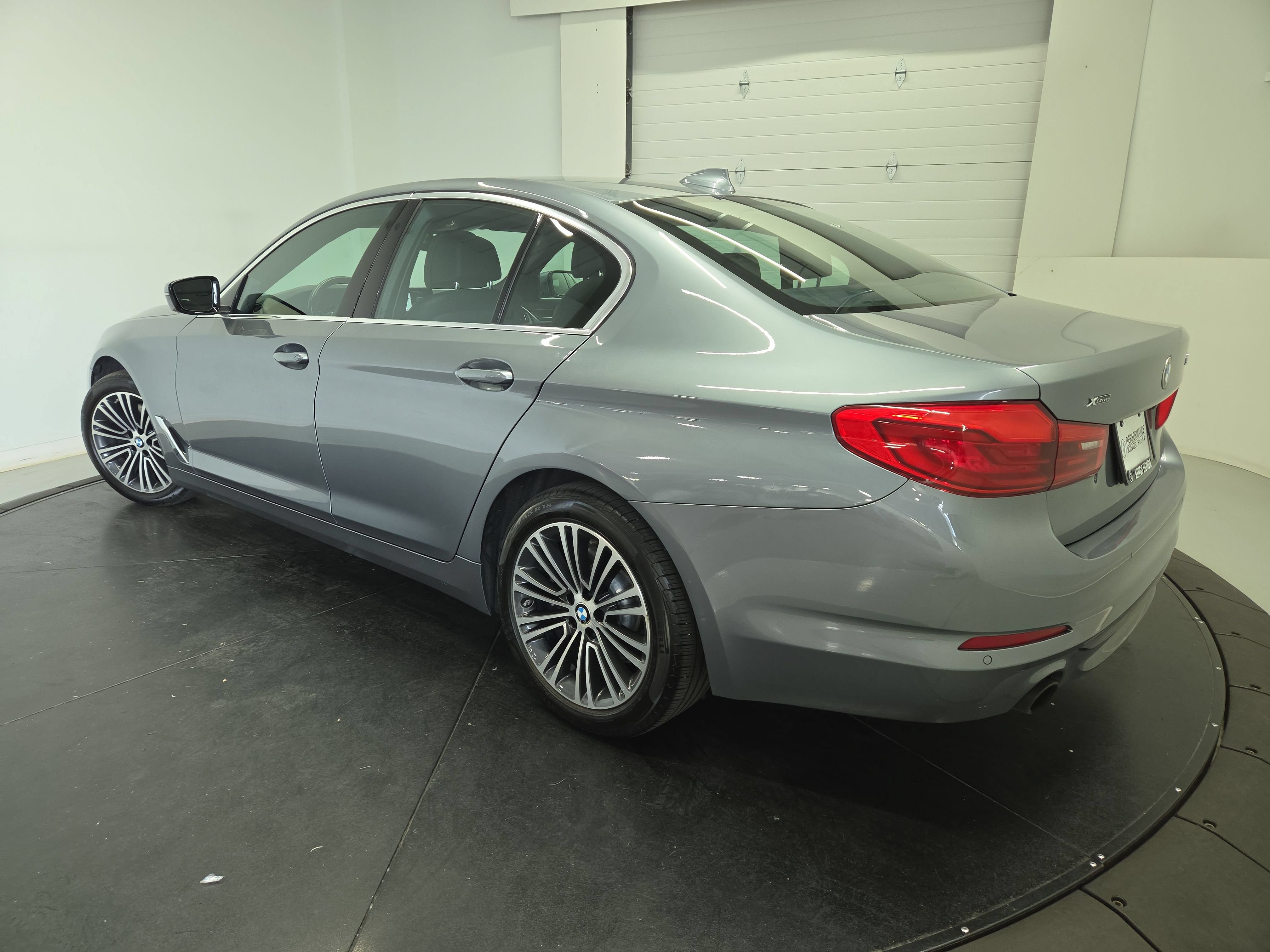 Used 2019 BMW 530i xDrive w/ Convenience Package AWD/4WD image 6