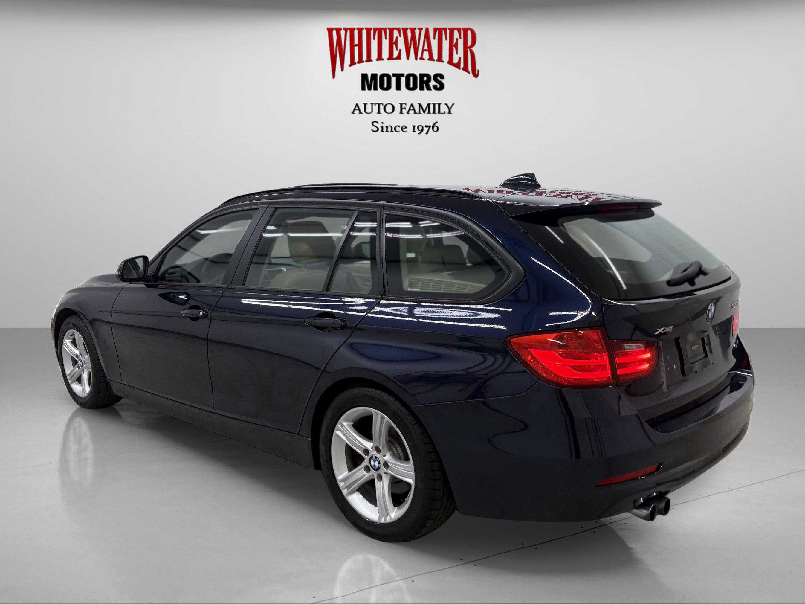 Used 2014 BMW 328i xDrive Wagon AWD/4WD image 2