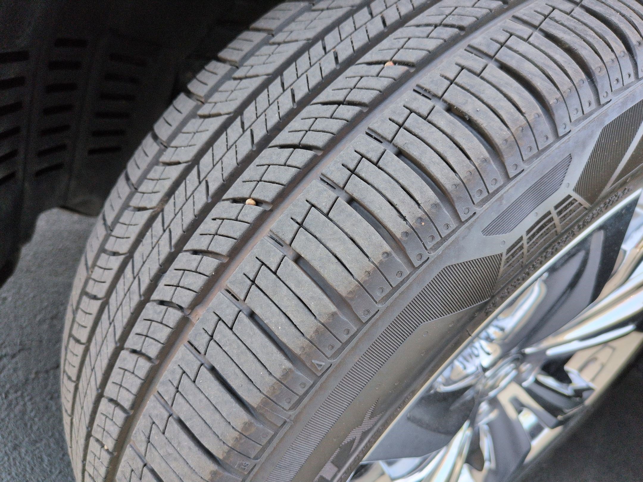 Used 2020 Lexus RX 450h AWD w/ Luxury Package image 12