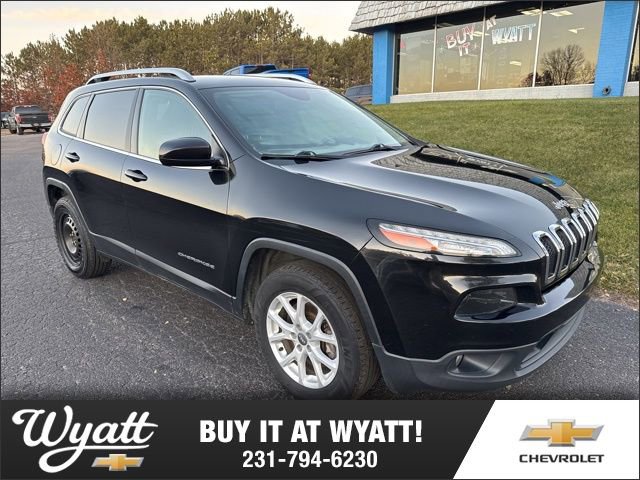 Used 2016 Jeep Cherokee Latitude image 1