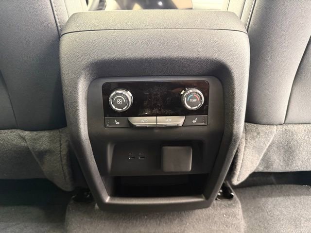 New 2026 Chevrolet Traverse RS image 32