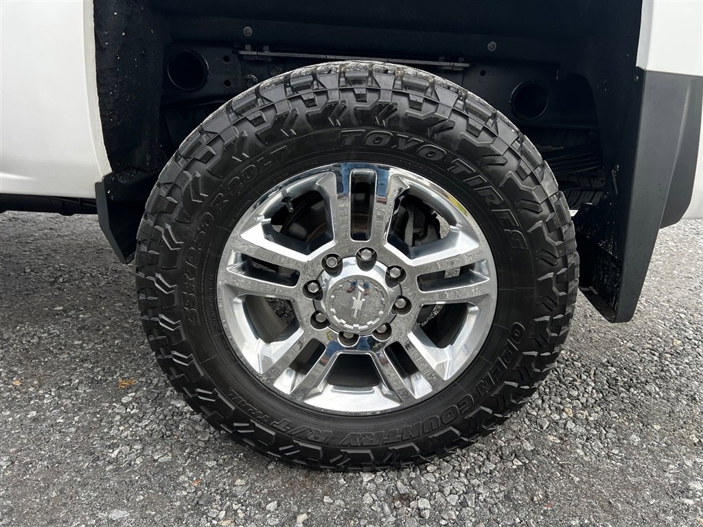 Used 2018 Chevrolet Silverado 2500 High Country w/ Duramax Plus Package image 14