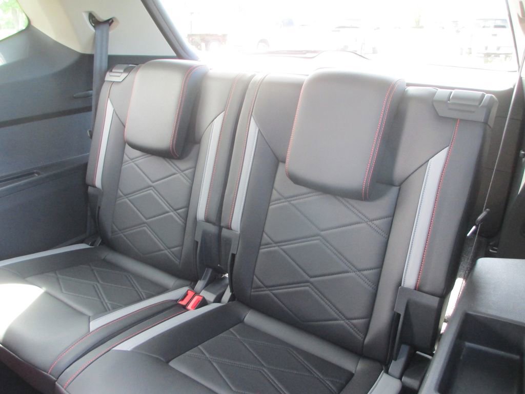 Used 2025 Volkswagen Atlas Peak Edition SE AWD/4WD image 19