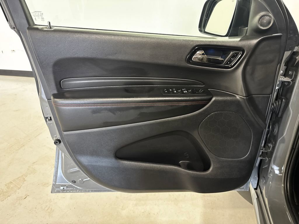 Used 2025 Dodge Durango GT AWD/4WD image 17