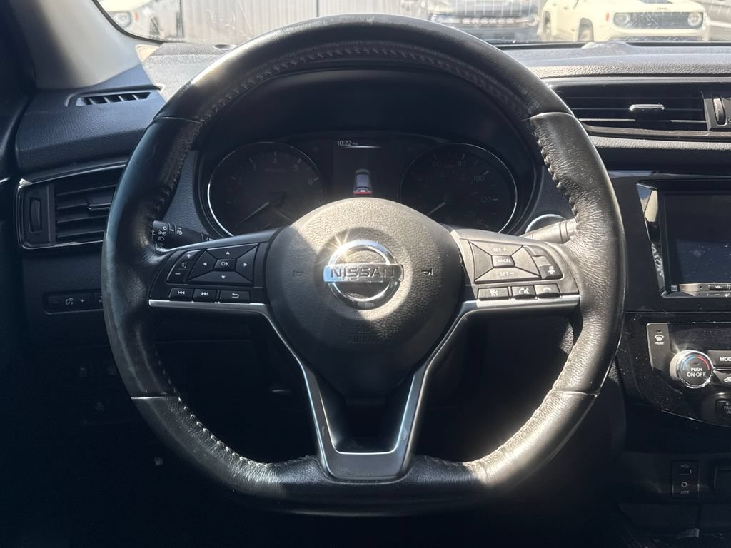 Used 2018 Nissan Rogue Sport SL w/ SL Premium Package FWD image 14