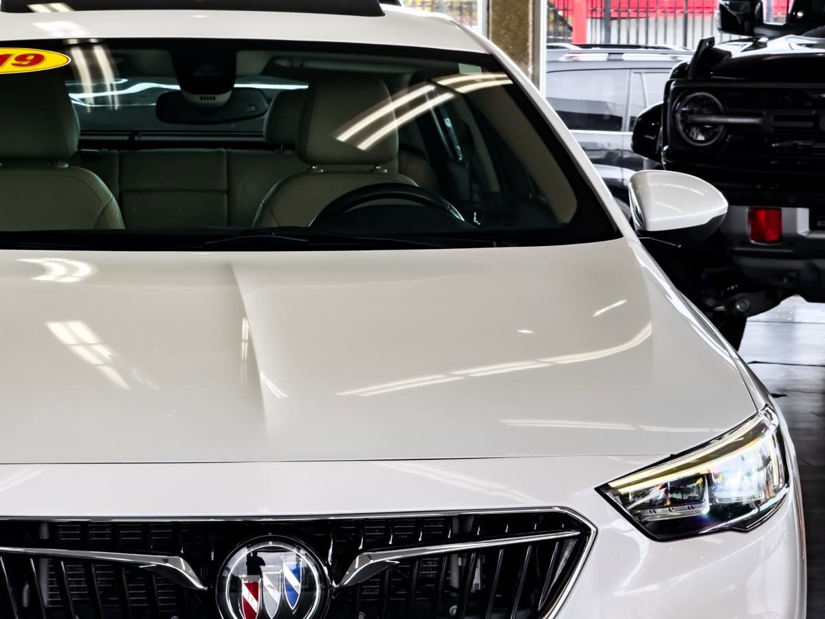Used 2019 Buick Regal Essence w/ Driver Confidence Package I image 19