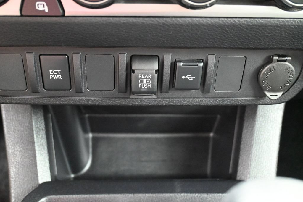 Used 2023 Toyota Tacoma SR5 AWD/4WD image 23