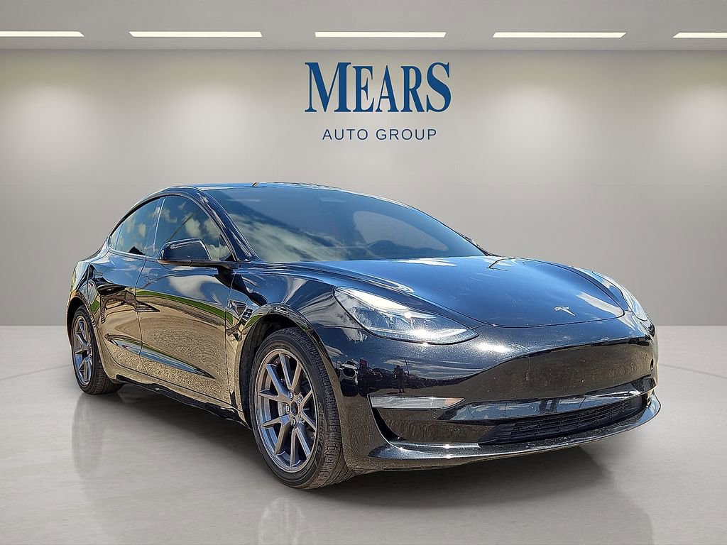 Used 2021 Tesla Model 3 Standard Range Plus image 4