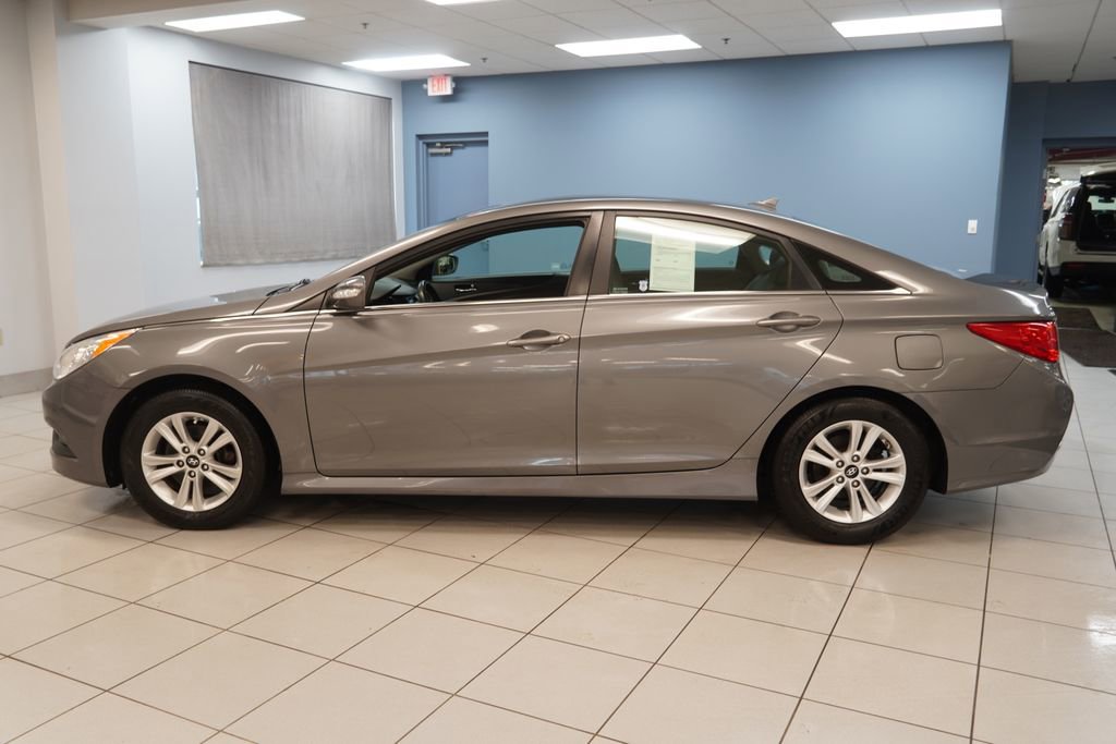 Used 2014 Hyundai Sonata GLS w/ Popular Equipment Group 2 FWD image 2