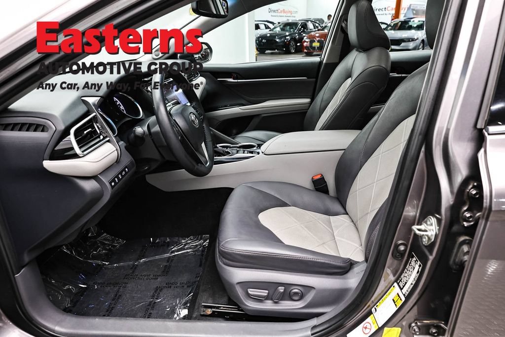 Used 2018 Toyota Camry XLE w/ Driver Assist Package FWD image 14