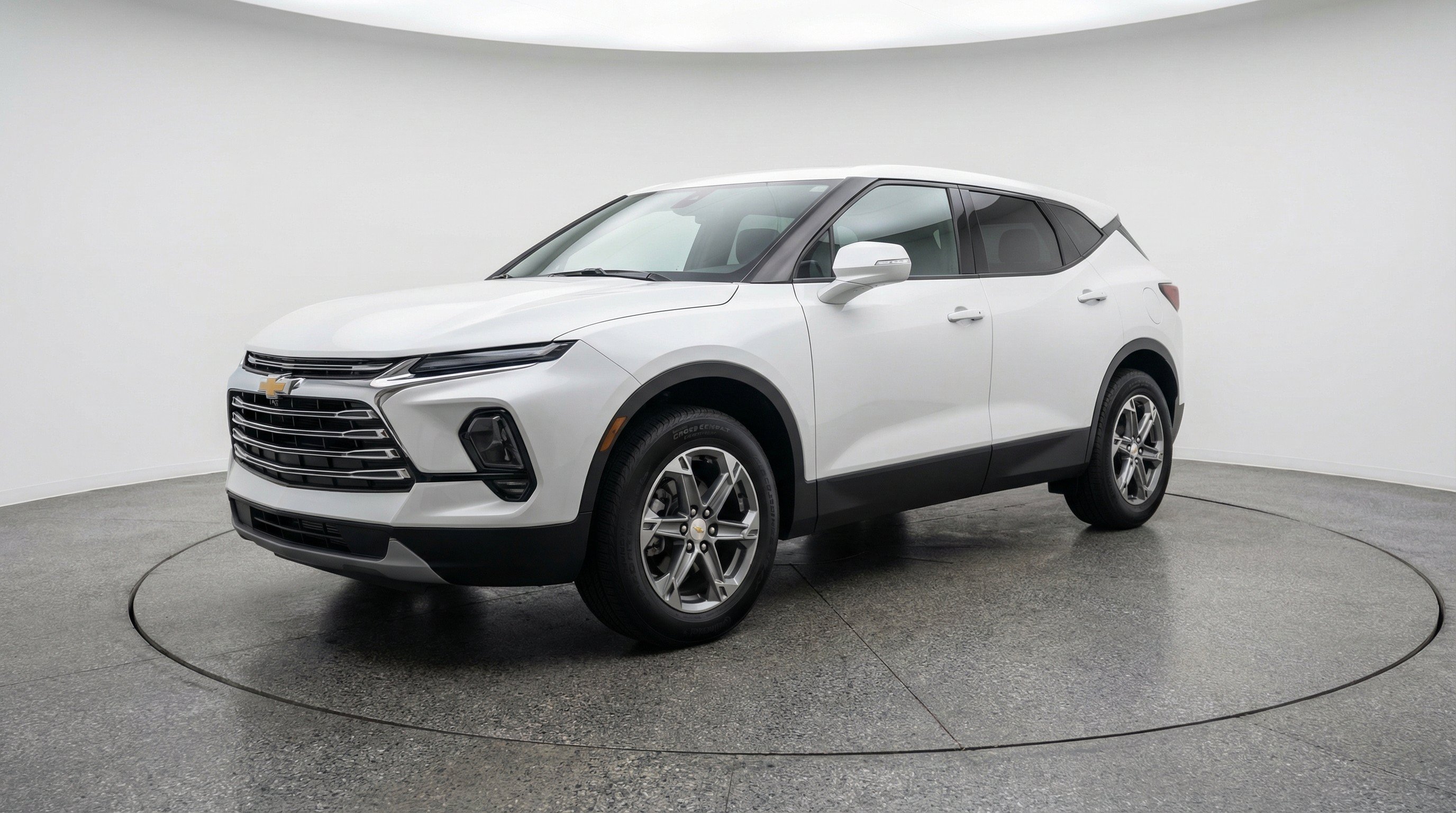 Used 2025 Chevrolet Blazer LT FWD image 3