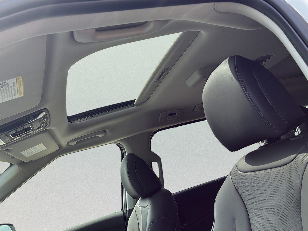 New 2027 Kia Carnival SX w/ Dark Edition Package FWD image 24