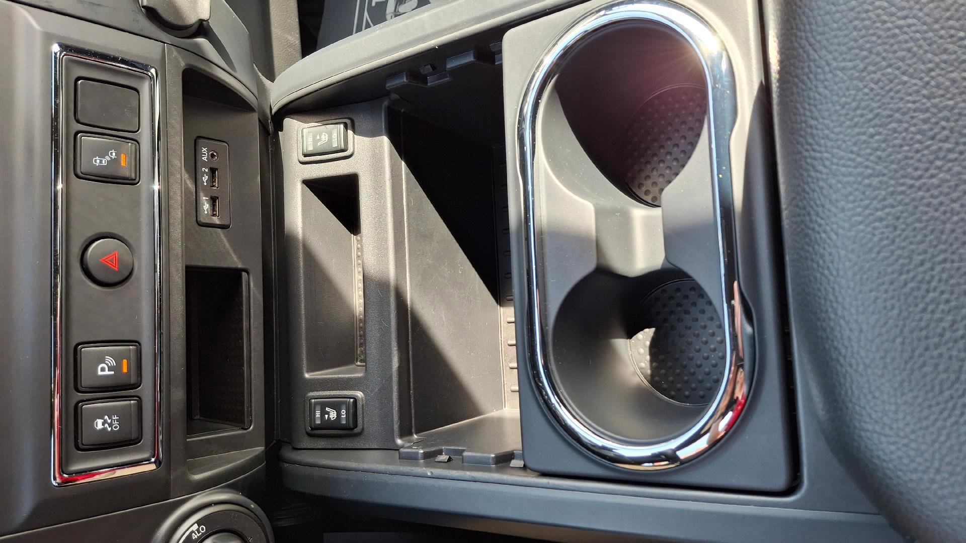 Used 2019 Nissan Titan SV w/ SV Convenience Package AWD/4WD image 16