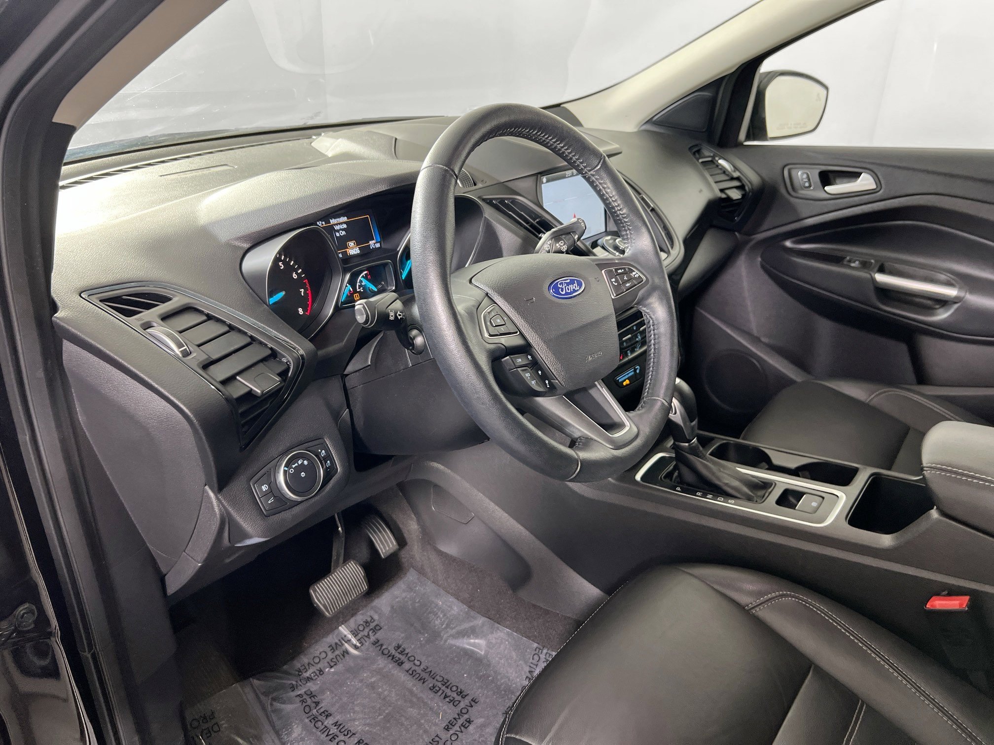 Used 2019 Ford Escape Titanium image 9