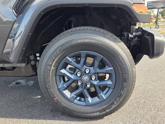 Used 2026 Jeep Gladiator Sport AWD/4WD image 10