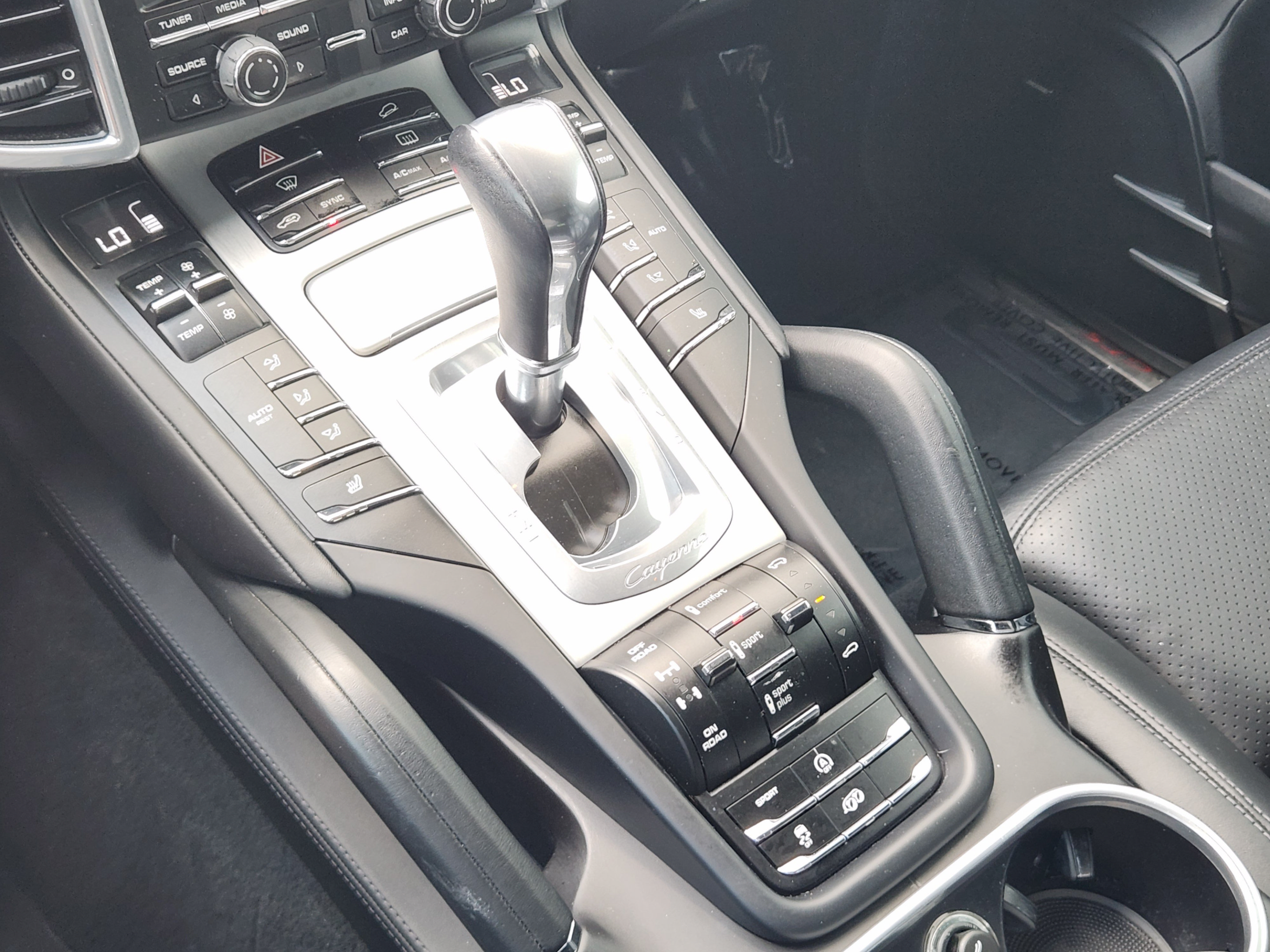 Used 2016 Porsche Cayenne GTS AWD/4WD image 14