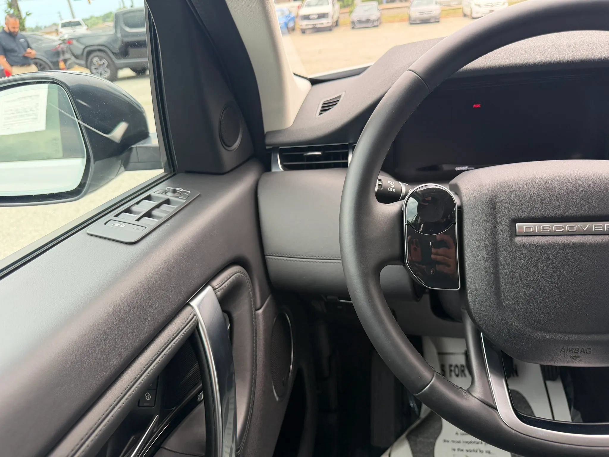 Used 2020 Land Rover Discovery Sport SE AWD/4WD image 48
