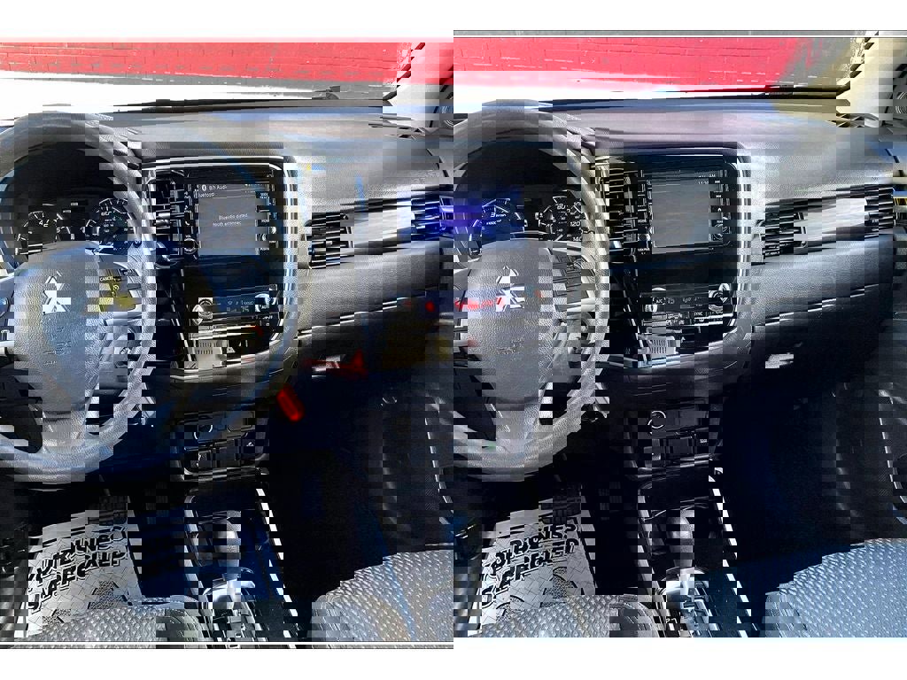 Used 2020 Mitsubishi Outlander ES image 7