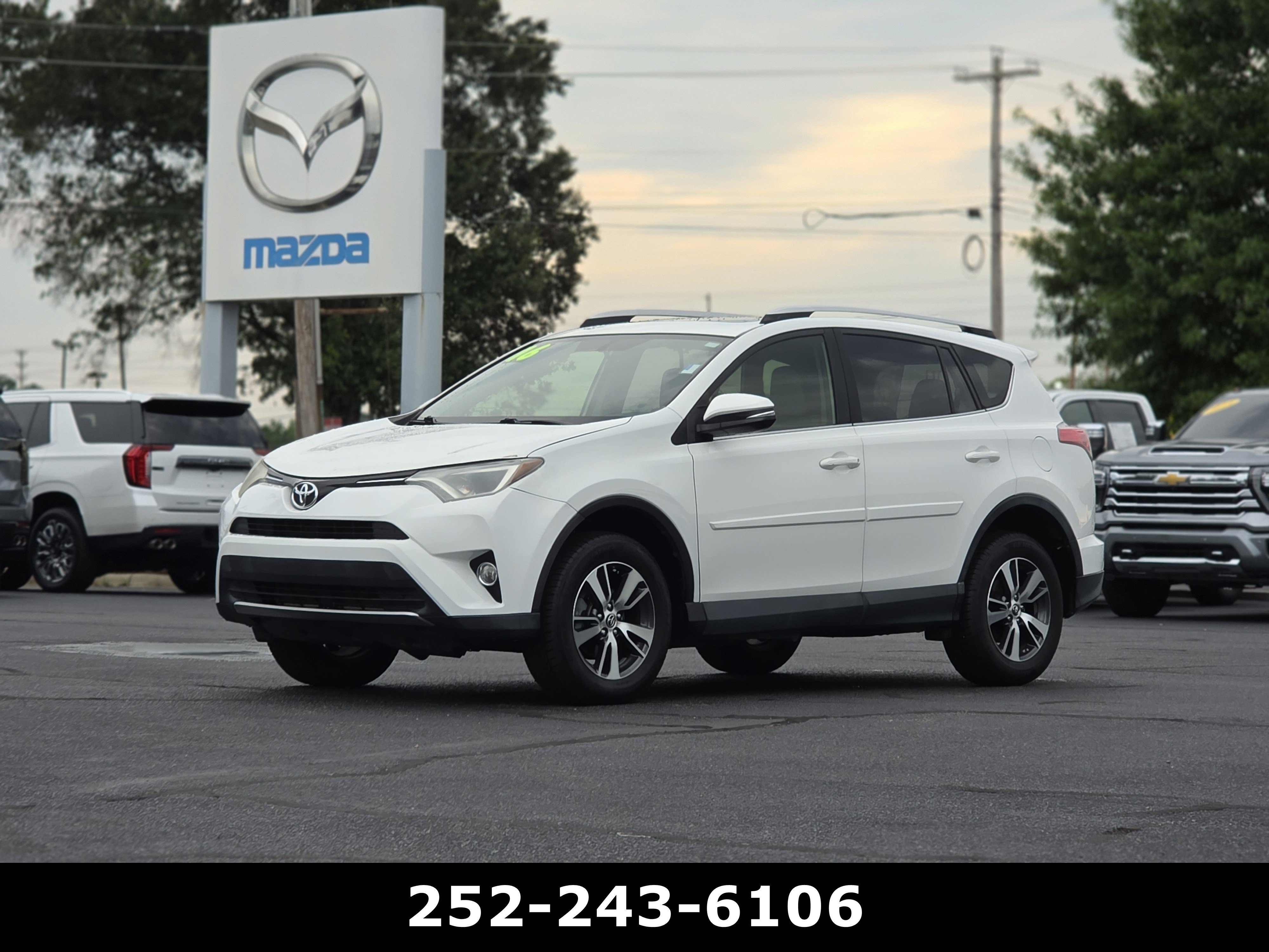Used 2016 Toyota RAV4 XLE FWD image 3