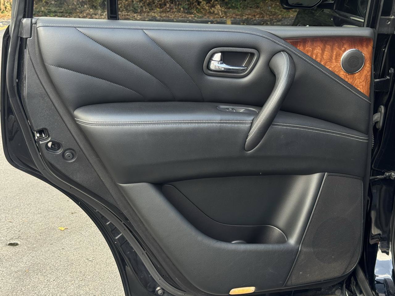 Used 2016 INFINITI QX80 4WD image 13