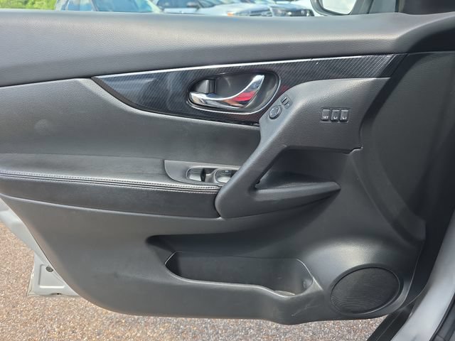 Used 2019 Nissan Rogue SL AWD/4WD image 17