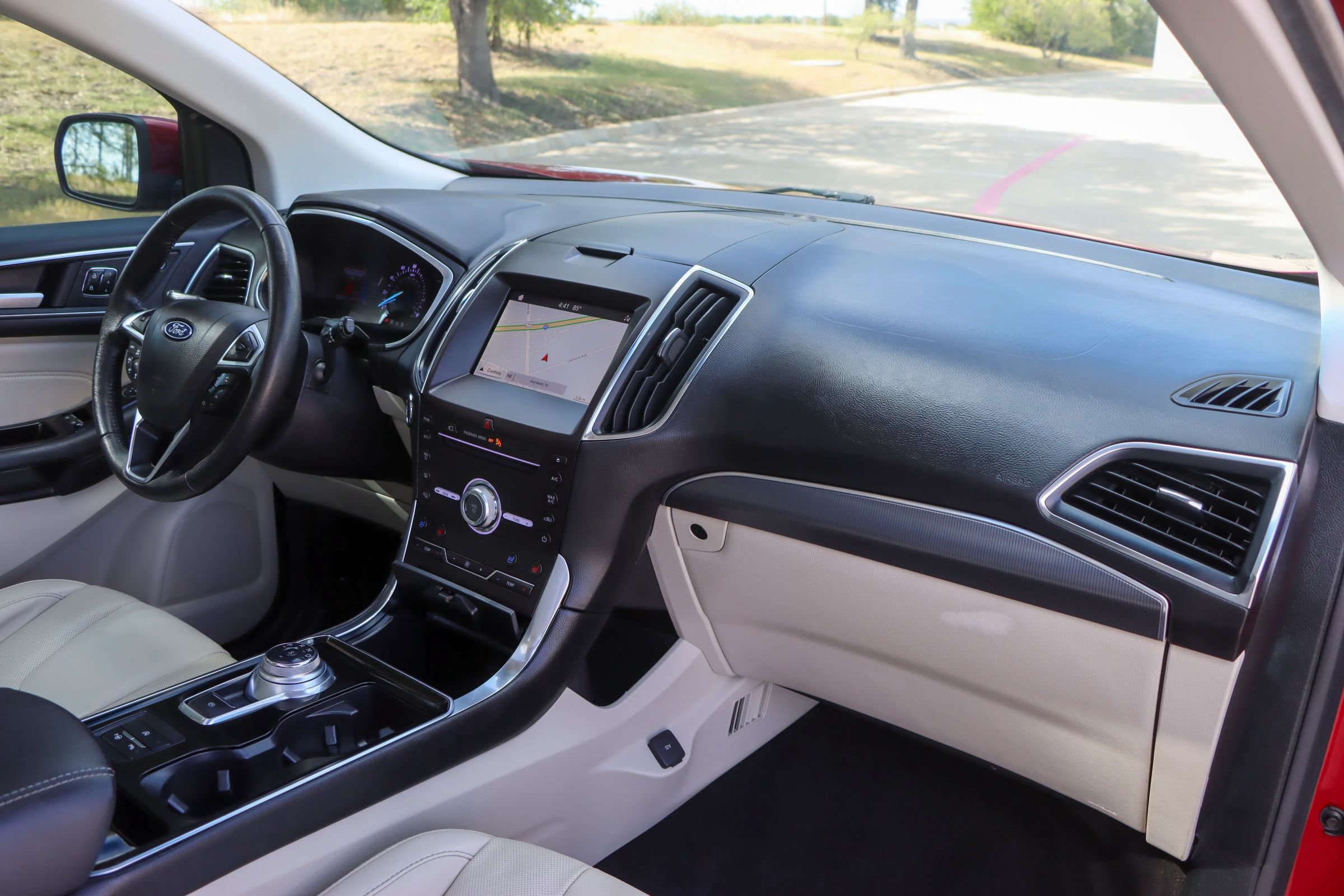 Used 2019 Ford Edge Titanium w/ Equipment Group 301A FWD image 23