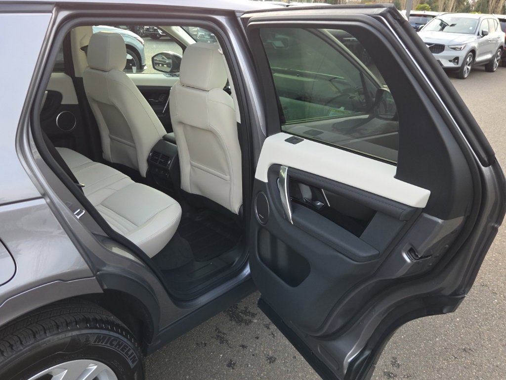 New 2025 Land Rover Discovery Sport S image 17